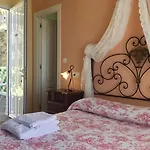 Villa Auristela Navia