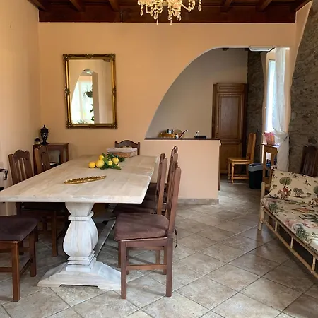 Auristela Villa