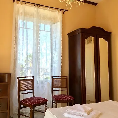 Auristela * نافيا