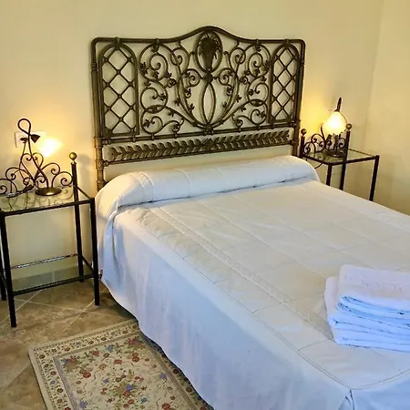 Auristela Villa